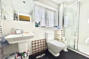 En-Suite- click for photo gallery